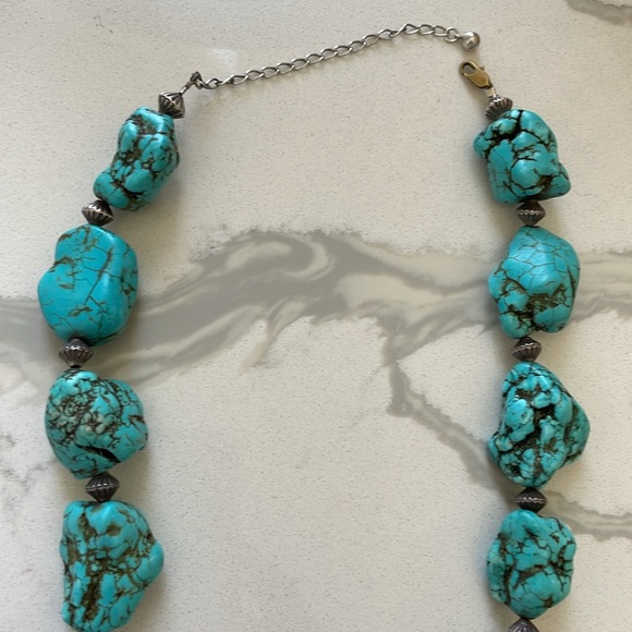 Vintage “Faux Turquoise” Natural Stone Chunky Necklace With Silver Beads - Picture 4 of 12